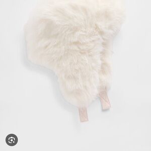 NWT gap kids Faux Fur Cream Trapper Winter Hat size small medium